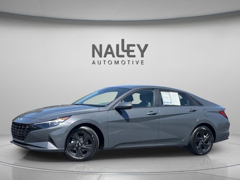 Used 2023 Hyundai Elantra SEL image 1