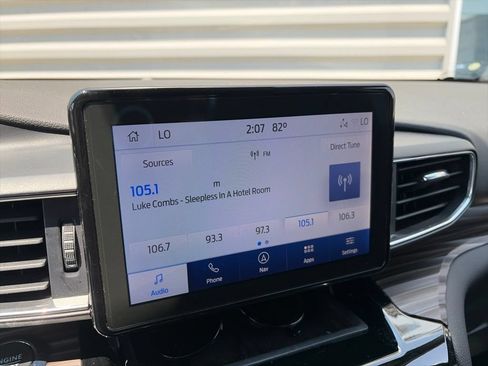 Used 2022 Ford Explorer Limited AWD/4WD image 10