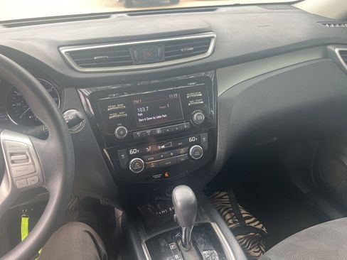 Used 2016 Nissan Rogue SV FWD image 10