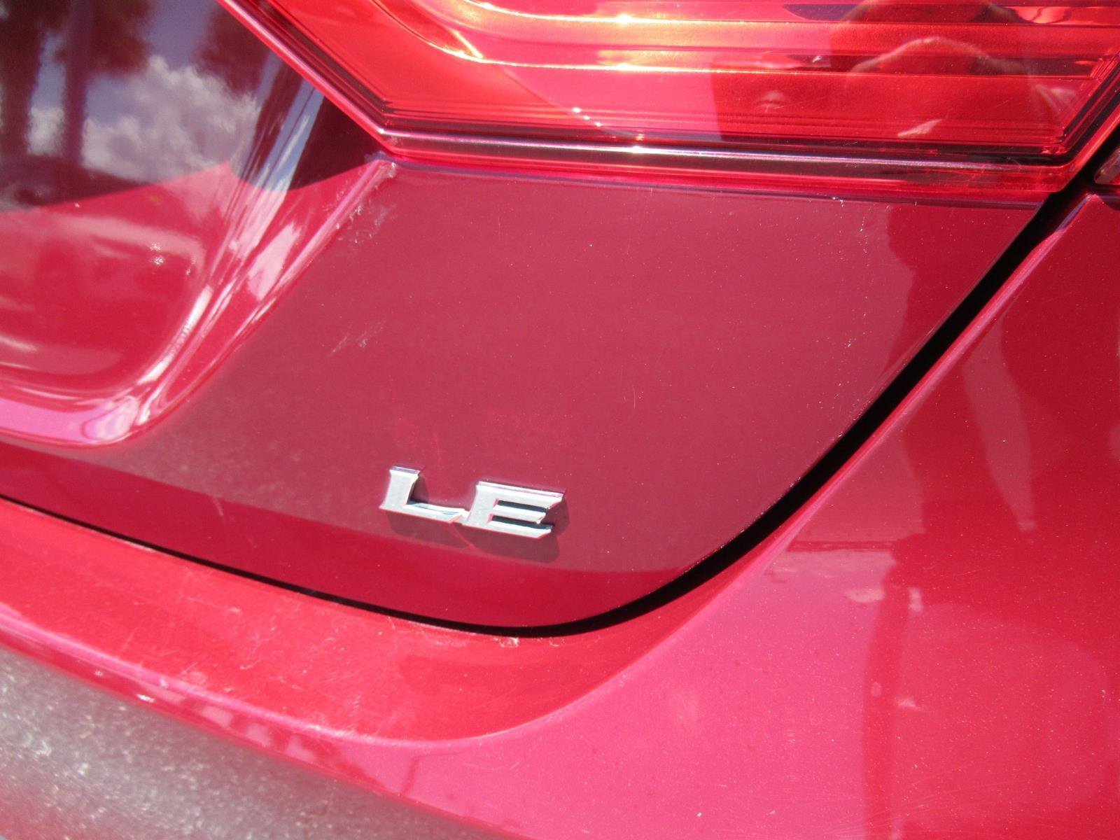 Used 2021 Toyota Camry LE FWD image 9