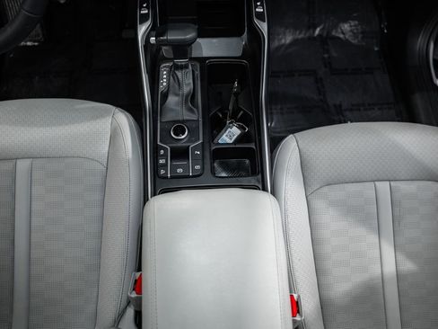 Used 2025 Kia Sorento S w/ Panoramic Sunroof Package image 29