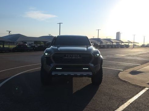 Used 2024 Toyota Tacoma 4x4 Double Cab Hybrid image 3