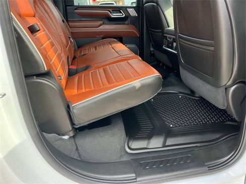 Used 2025 GMC Sierra 3500 Denali Ultimate image 12