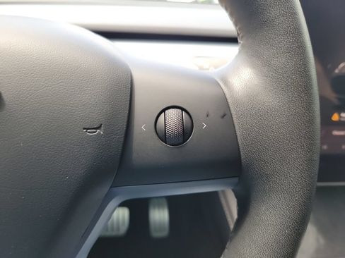 Used 2025 Tesla Model Y Performance AWD/4WD image 21
