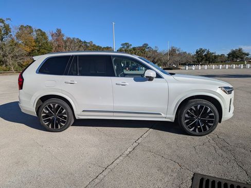 New 2026 Volvo XC90 T8 Ultra w/ Protection Package Premier AWD/4WD image 14