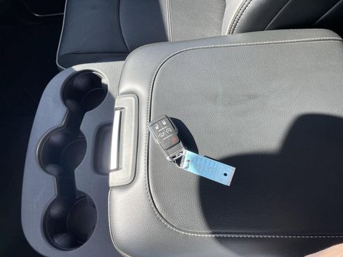 Used 2024 RAM 2500 Laramie image 24