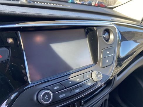 Used 2019 Buick Envision Essence image 18