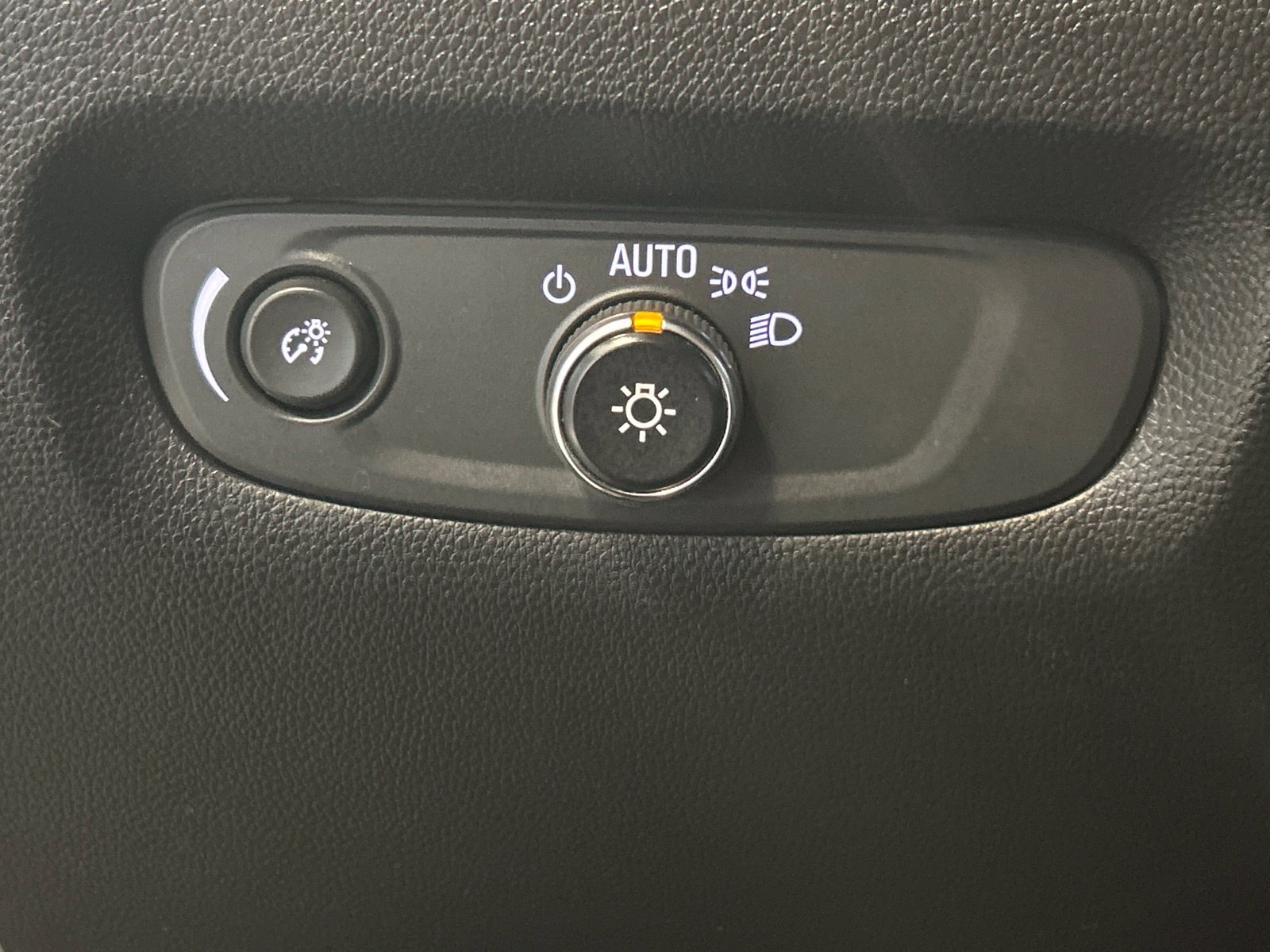 Used 2022 Chevrolet Traverse LT AWD/4WD image 21