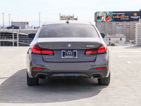 Used 2022 BMW 530e w/ M Sport Package image 5
