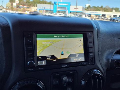 Used 2017 Jeep Wrangler Unlimited Sahara image 6