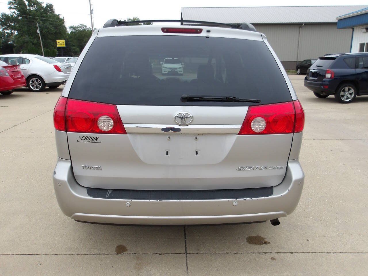 Used 2008 Toyota Sienna XLE Limited w/ XLE Limited Pkg 1 FWD image 5