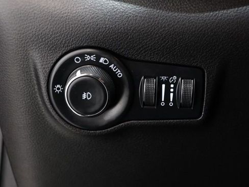 Used 2022 Jeep Compass Latitude w/ Sun and Sound Group AWD/4WD image 20