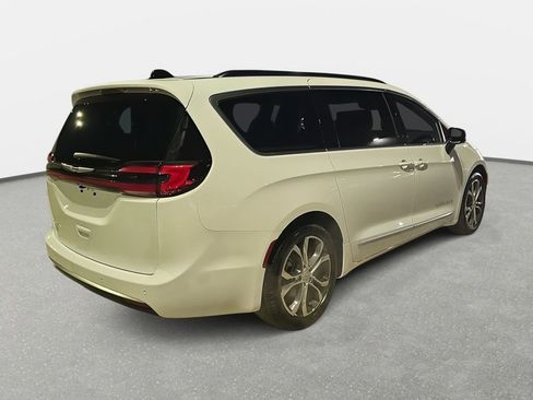 New 2026 Chrysler Pacifica Pinnacle image 5