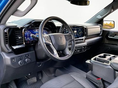 Used 2024 Chevrolet Silverado 1500 LT Trail Boss w/ Protection Package image 12