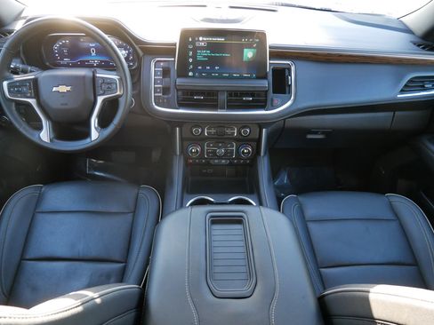 Used 2023 Chevrolet Suburban Premier AWD/4WD image 13