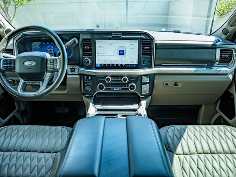 Used 2025 Ford F250 Platinum w/ Platinum Plus Package AWD/4WD image 33