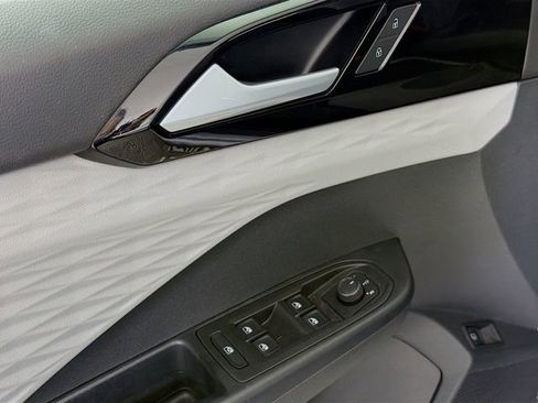 Used 2023 Volkswagen Taos S image 18