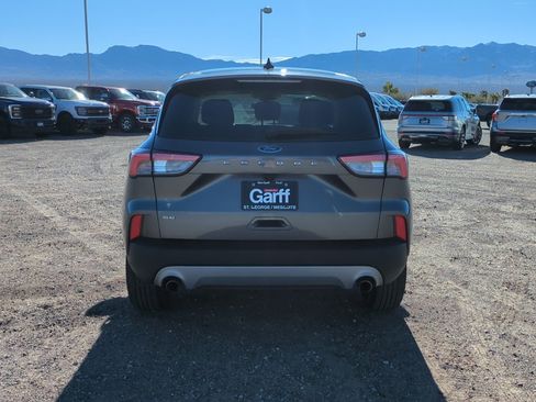 Used 2022 Ford Escape SE image 4