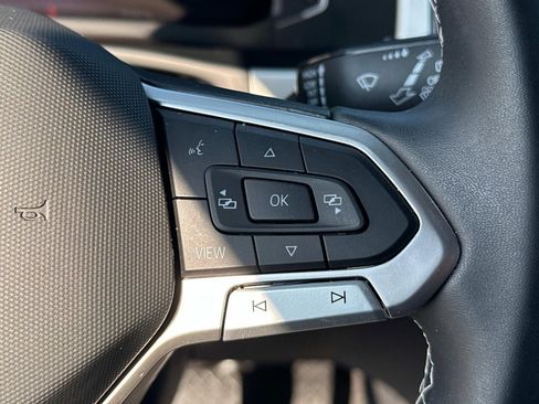 Used 2022 Volkswagen Atlas Cross Sport SE image 19