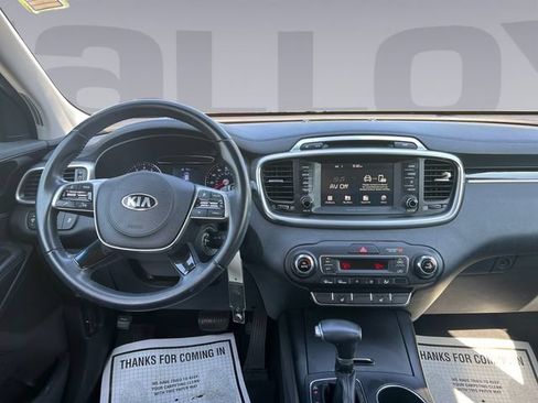 Used 2019 Kia Sorento AWD w/ LX Convenience Package image 12