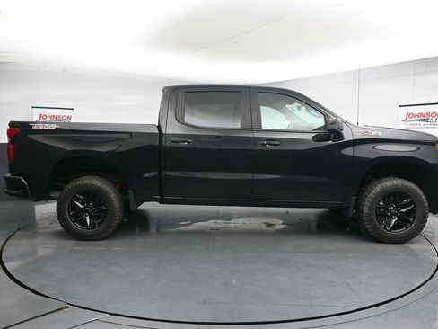 Used 2021 Chevrolet Silverado 1500 LT Trail Boss w/ Convenience Package II AWD/4WD image 9
