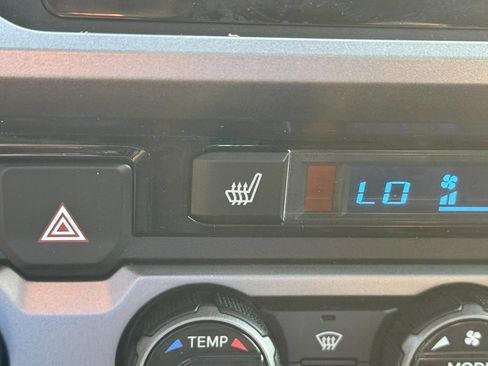 Used 2018 Toyota Tacoma Limited AWD/4WD image 31