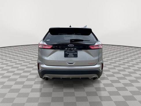 Used 2024 Ford Edge Titanium image 8