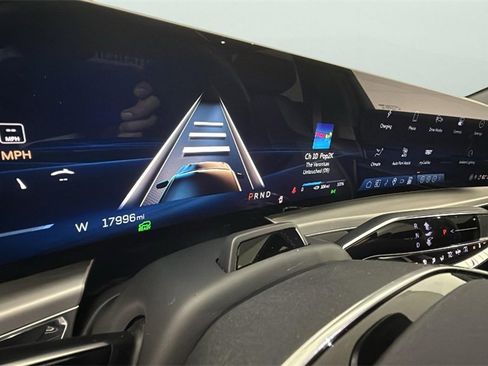 Used 2024 Cadillac Lyriq Luxury w/ LPO, Floor Liner Package image 20