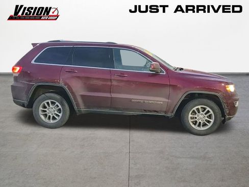 Used 2019 Jeep Grand Cherokee Laredo image 4