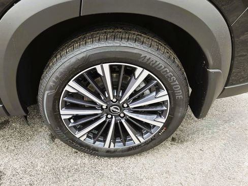 New 2026 Nissan Pathfinder Platinum FWD image 9