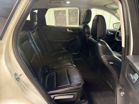 Used 2022 Ford Escape Titanium image 24