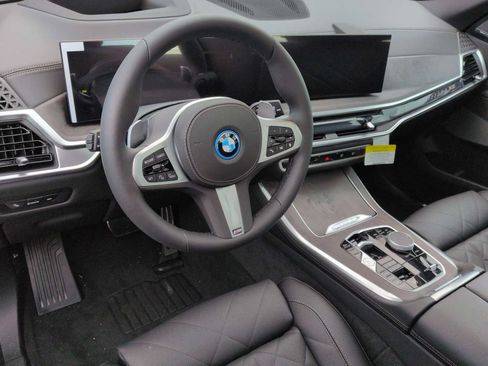 Used 2026 BMW X5 xDrive50e w/ M Sport Package AWD/4WD image 10