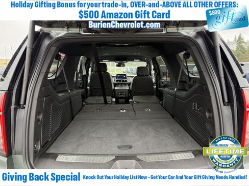 Used 2023 Chevrolet Suburban Premier image 32