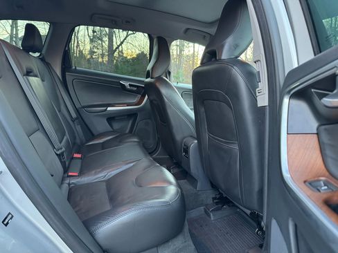 Used 2017 Volvo XC60 T6 Inscription w/ Climate Package image 14