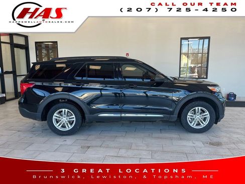 Used 2022 Ford Explorer XLT w/ Equipment Group 202A image 7