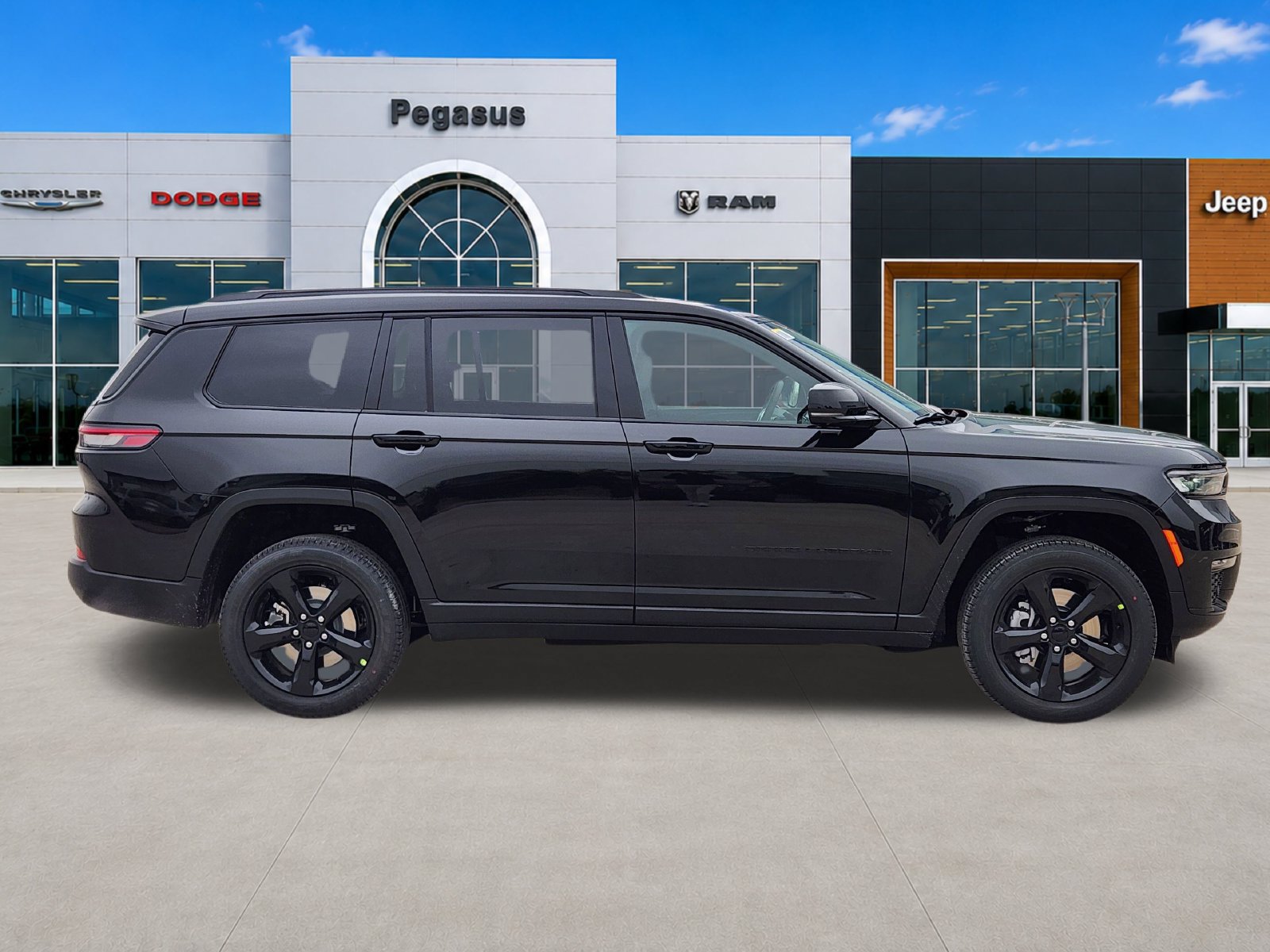 New 2025 Jeep Grand Cherokee L Limited w/ Luxury Tech Group II RWD image 7