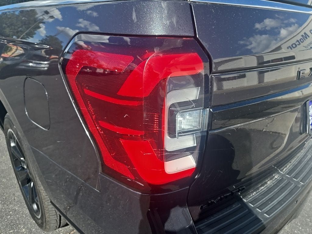 Used 2023 Ford Expedition Max Limited AWD/4WD image 34