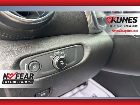 Used 2020 Chevrolet Blazer LT image 19