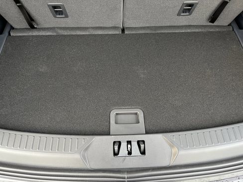 Used 2026 Ford Explorer Active AWD/4WD image 11