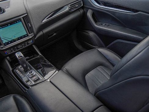 Used 2021 Maserati Levante S image 31