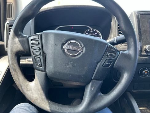 Used 2022 Nissan Frontier S RWD image 12
