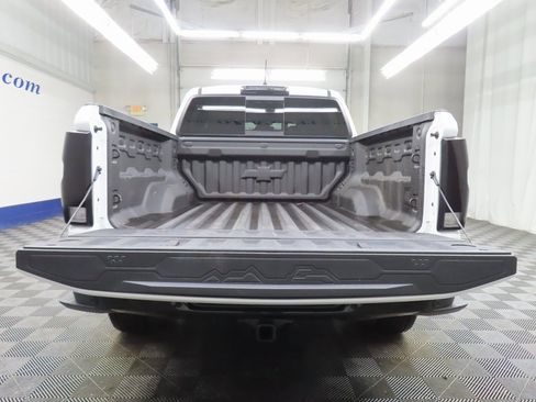 Used 2025 Chevrolet Colorado Trail Boss image 32