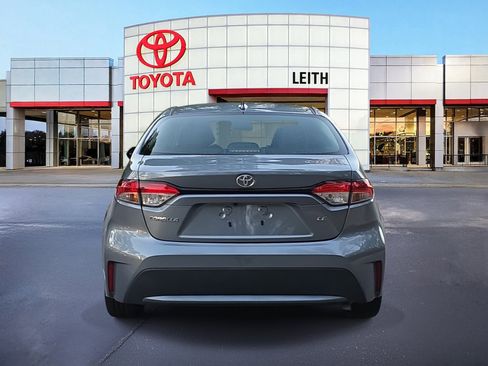 Used 2022 Toyota Corolla LE image 6