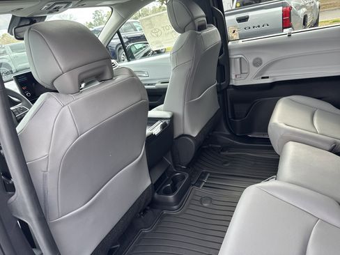 New 2026 Toyota Sienna XLE image 26