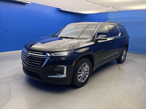 Used 2023 Chevrolet Traverse LT FWD image 4