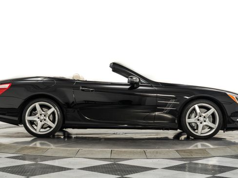Used 2013 Mercedes-Benz SL 550 image 48