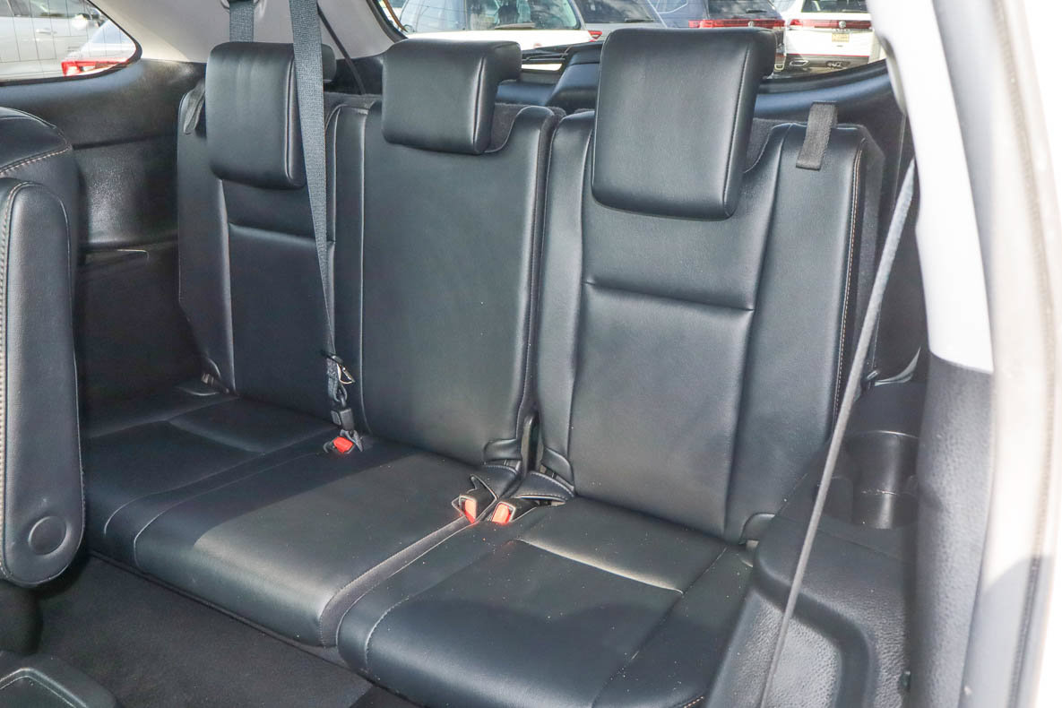 Used 2019 Toyota Highlander XLE AWD/4WD image 11