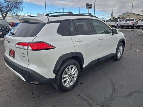 Used 2022 Toyota Corolla Cross LE image 3