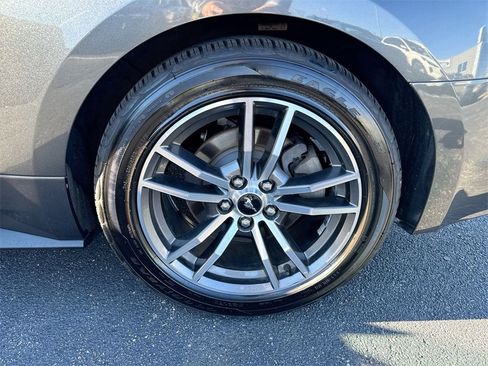 Used 2017 Ford Mustang Coupe image 25