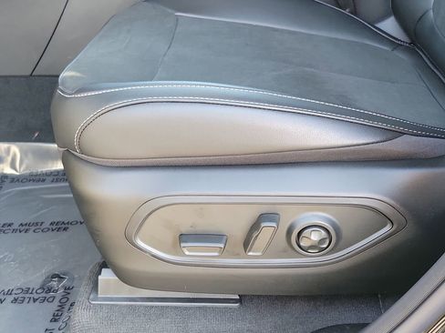 New 2025 Jeep Grand Cherokee L Altitude image 13